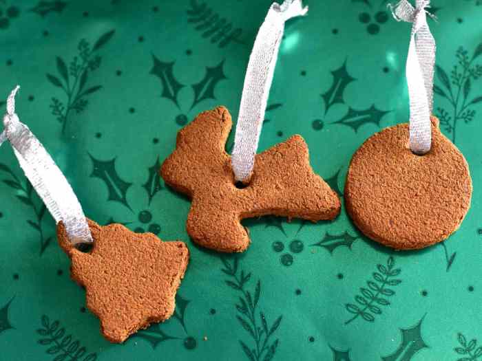 Apple sauce and cinnamon ornaments recipe